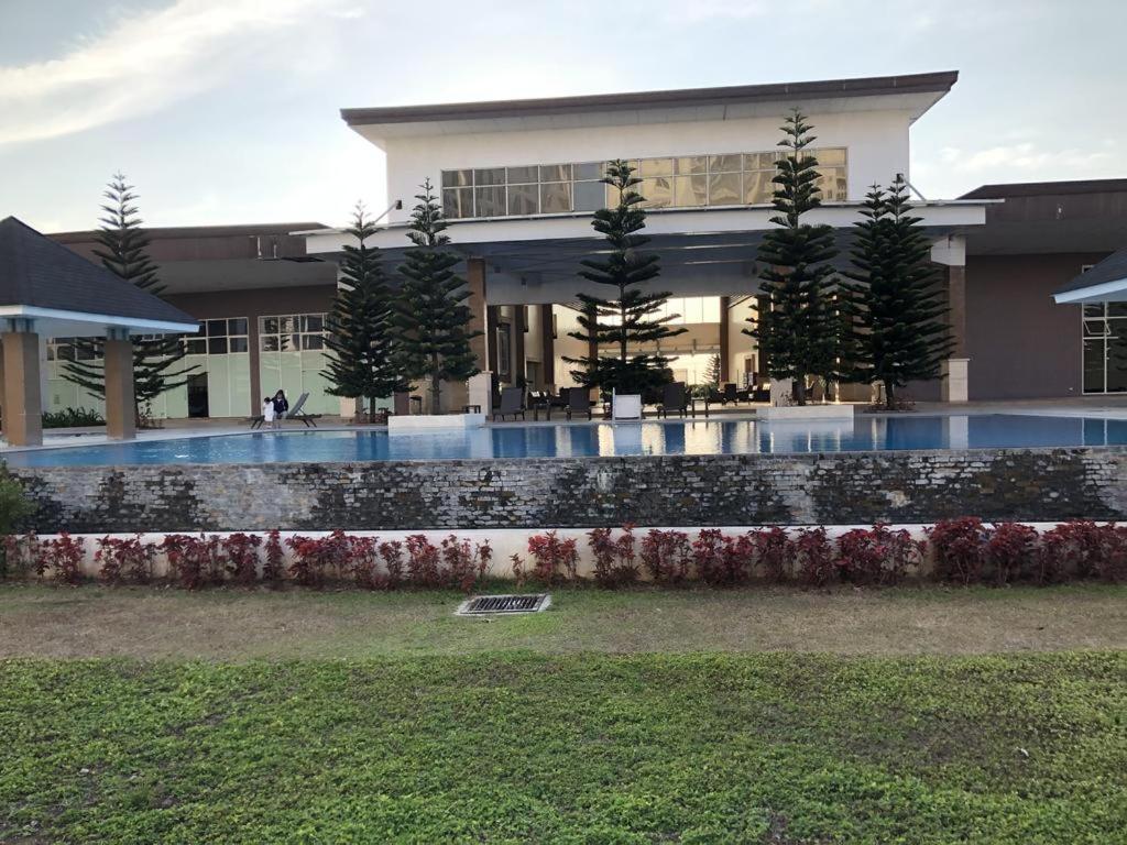 Smdc Tagaytay Taal Lake Condo Cook Netflix No Balcony No Free Parking Tagaytay City Екстер'єр фото